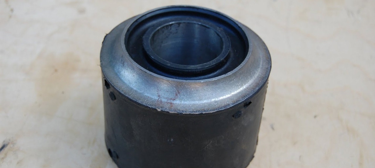 купить Шарнир реактивной штанги н/о (на Л-образ) Спецмаш