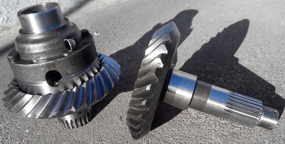 купить Шестерня ведущая и ведомая 29х28 зад.м. с чашками